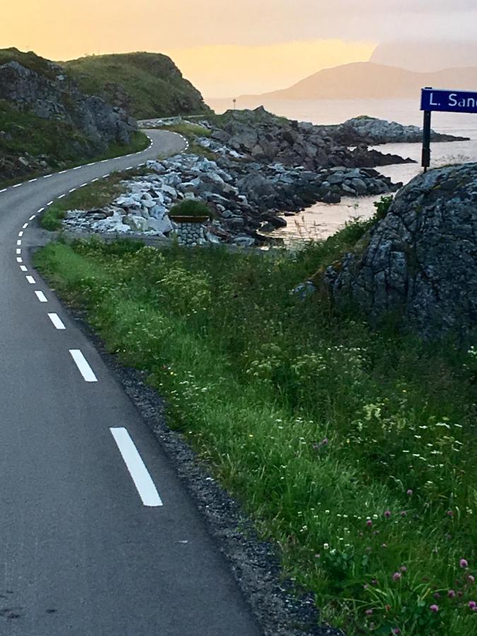 Lofoten Fjord Lodge Saupstad  Exterior foto