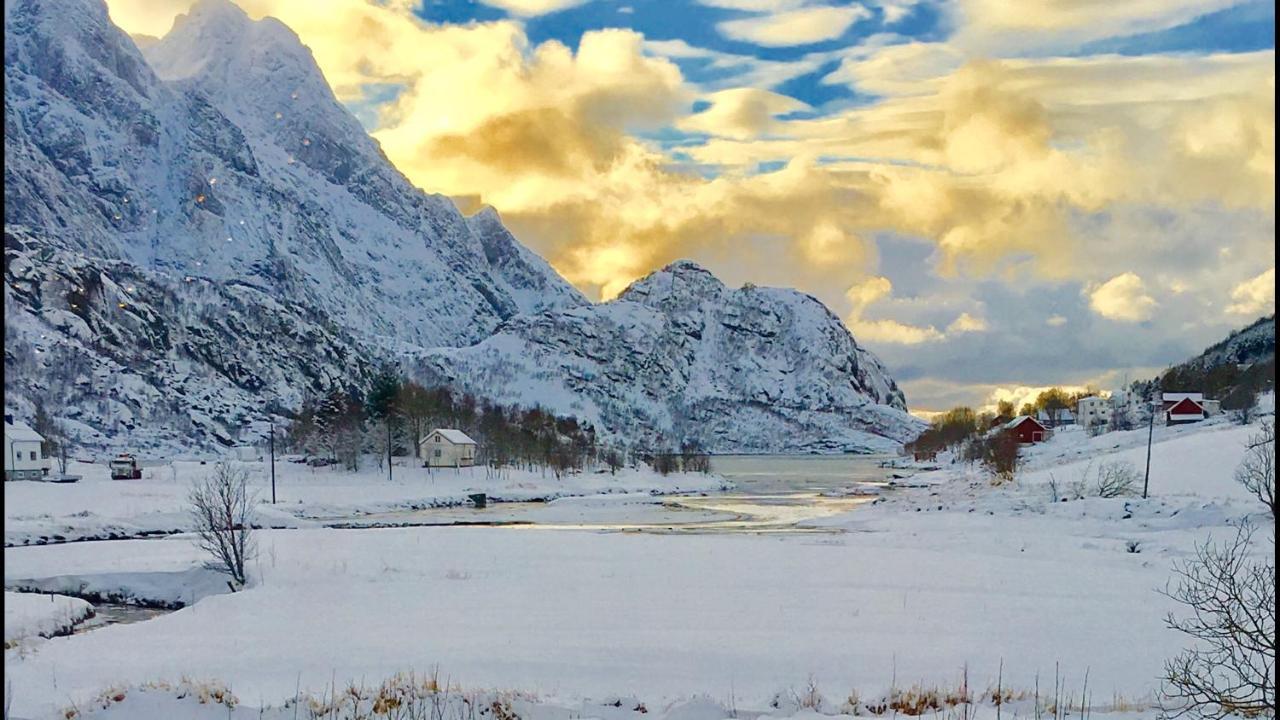 Lofoten Fjord Lodge Saupstad  Exterior foto